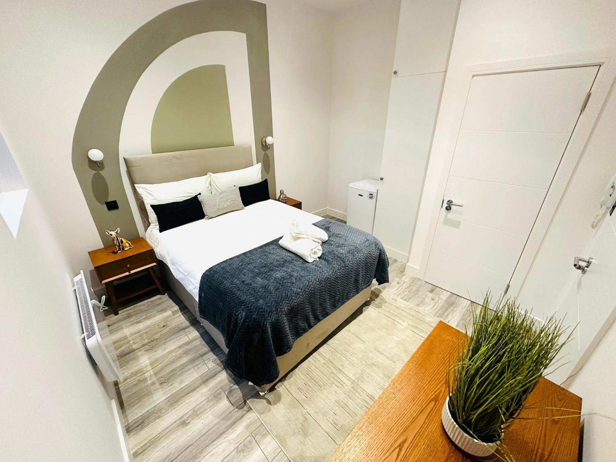 London Beautiful Suites Rooms Top Location ภายนอก รูปภาพ