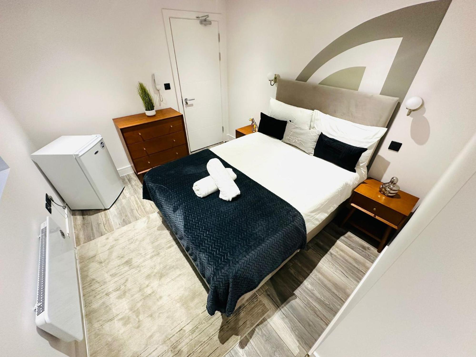 London Beautiful Suites Rooms Top Location ภายนอก รูปภาพ