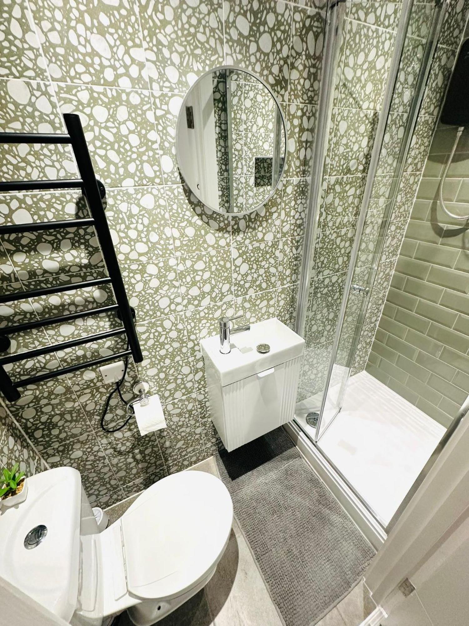London Beautiful Suites Rooms Top Location ภายนอก รูปภาพ