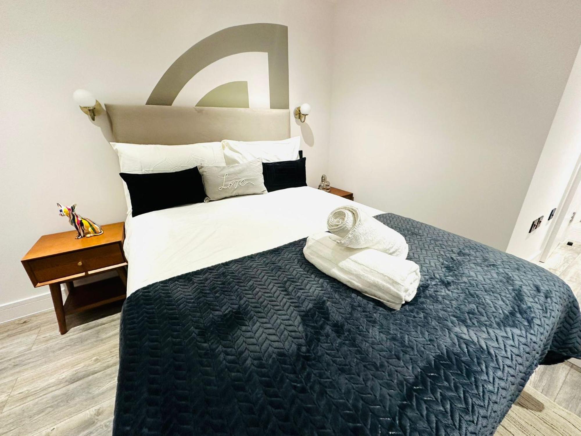 London Beautiful Suites Rooms Top Location ภายนอก รูปภาพ