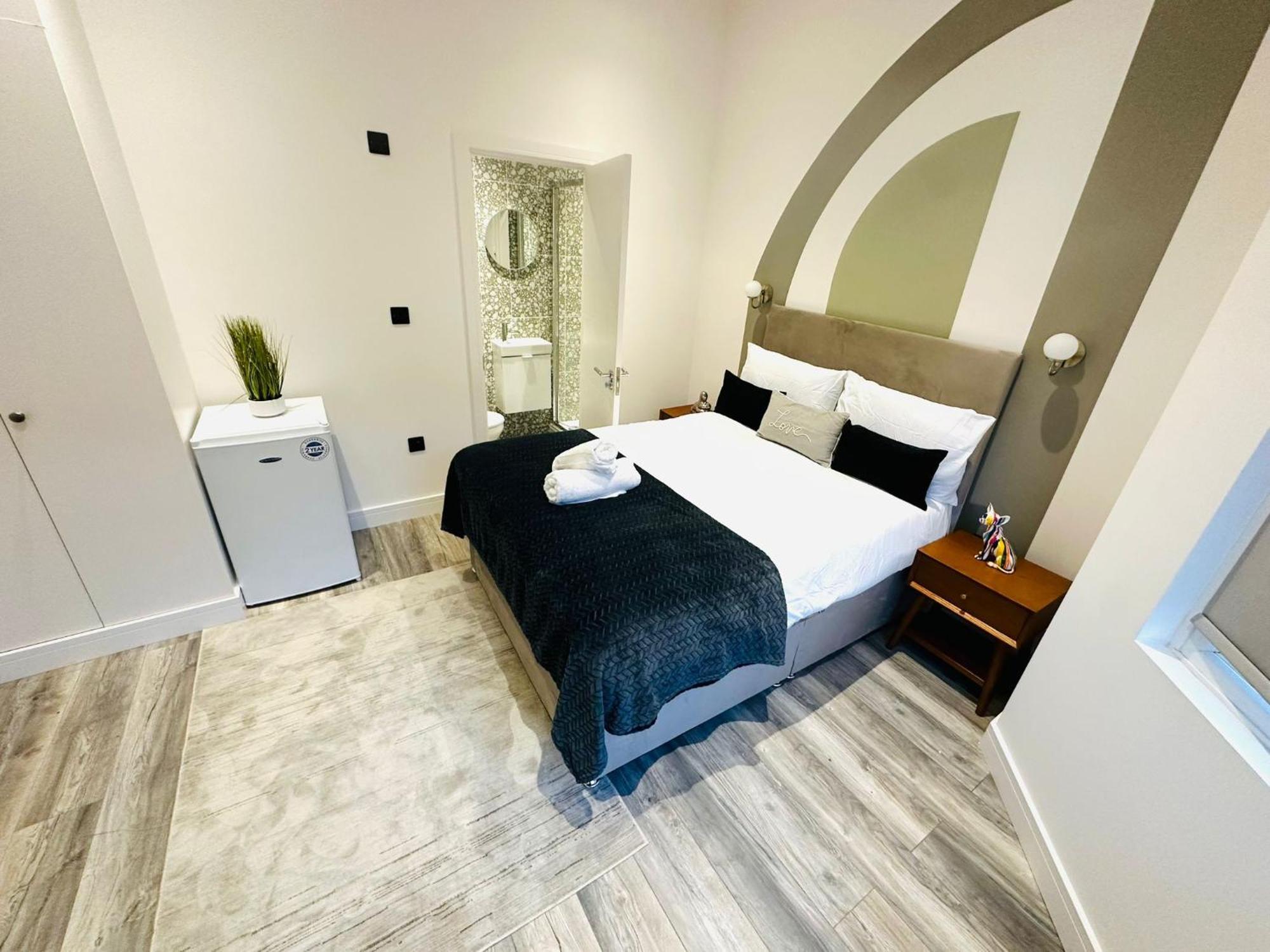 London Beautiful Suites Rooms Top Location ภายนอก รูปภาพ